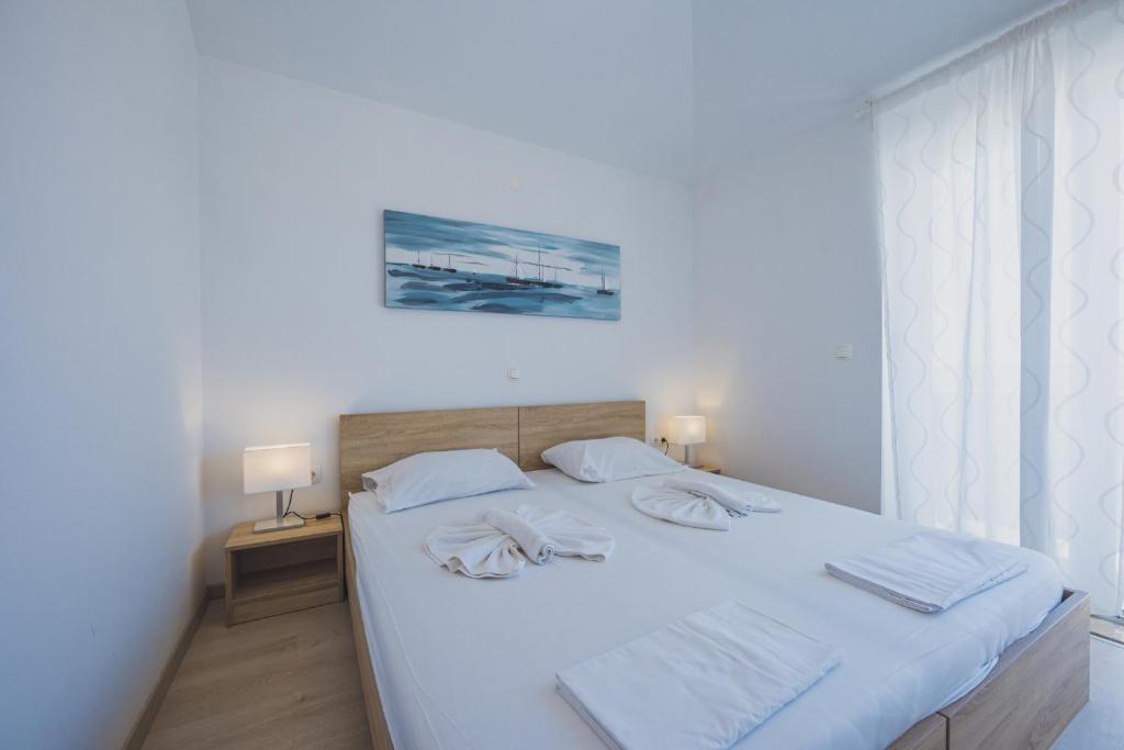 Bedroom with double bed